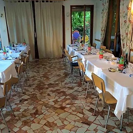 Magenta Hotel